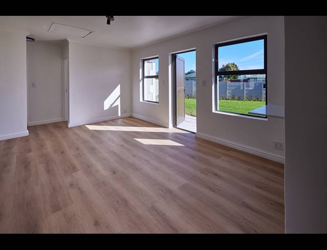 3 BEDROOM FREEHOLD FOR SALE IN MILKWOOD PARK